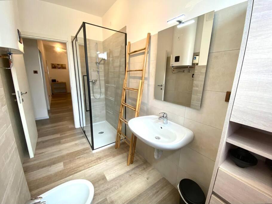 10Min From Center, 3 Bedroom Apartment With Balcony Trento Exterior photo